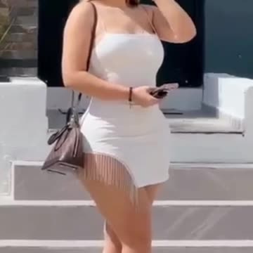 "Street Fashion You Can’t Miss! 😎"