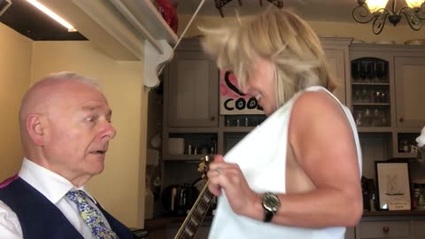 20210606 Toyah & Robert's Sunday Lunch - Sharp Dressed Man [-PSp6GNwTs8]