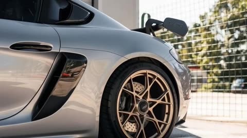 PORSCHE CAYMAN GT4 RS