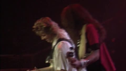 Somebody's Out There - Triumph (live)