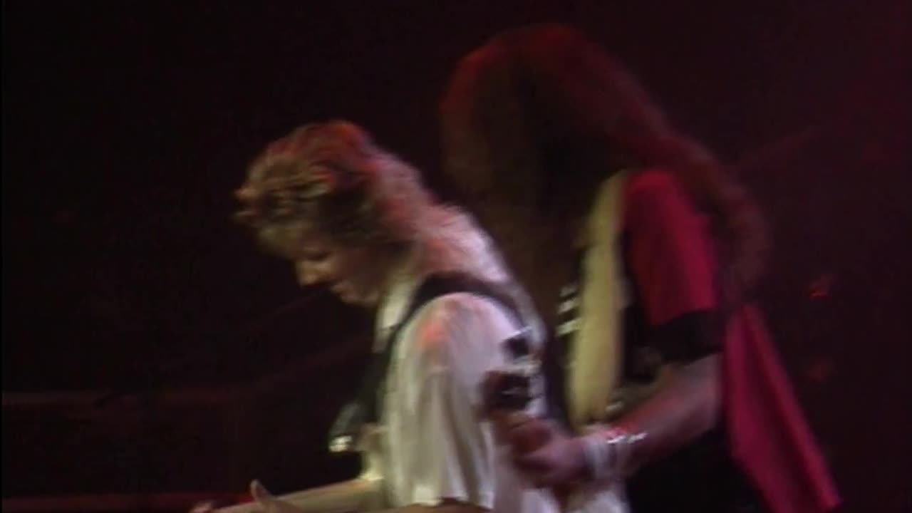 Somebody's Out There - Triumph (live)