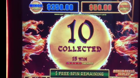Bonus on #DragonLink slot 🐉🎰💵