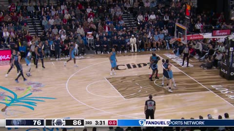 NBA - JAY HUFF RECOVERS AND DRILLS THE LOGO TRIPLE 🎯