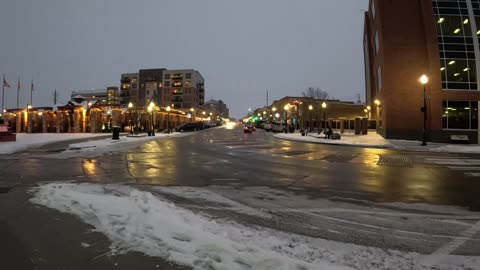 Walking around Downtown Neenah, Wi (silent video)