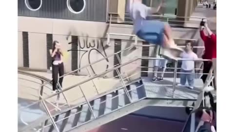 Hilarious Fails That Will Leave You Crying with Laughter! 😂📸