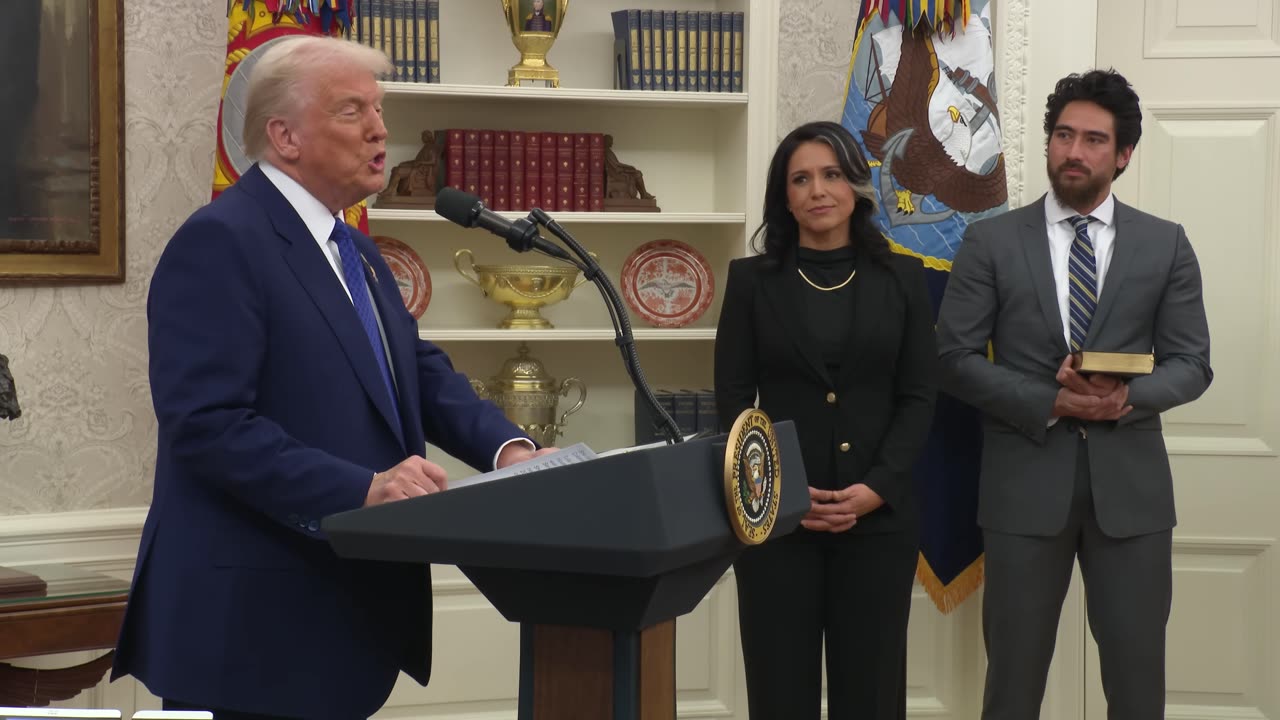 ποΈ PRESIDENT TRUMP SWEARS IN NEW DIRECTOR OF NATIONAL INTELLIGENCE! πΊπΈπ