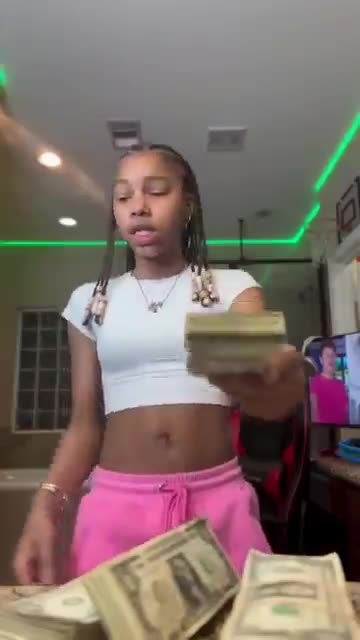 Extra cheese and broccoli 🥦 🥦