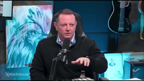 Enregistré en Colombie-Britannique, Canada - L'OVNI disparaît tout simplement