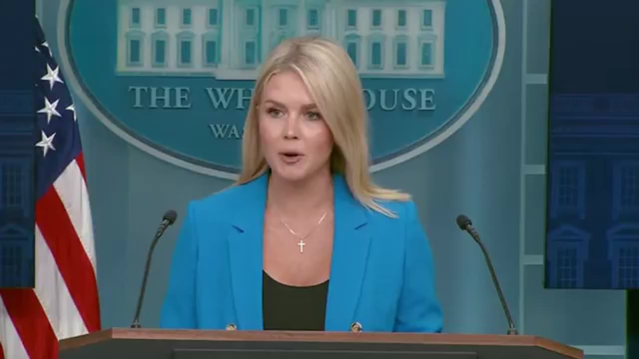 Karoline Leavitt DROPS MIC on reporter for asking ‘stupid’ gotcha question
