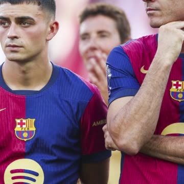 Polish Stars Shine in Barcelona’s Victory Photo!