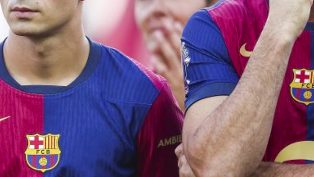 Polish Stars Shine in Barcelona’s Victory Photo!