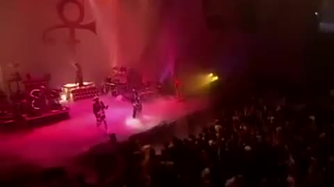 Prince performing "Purple Rain" Live at Paisley Park (1999)
