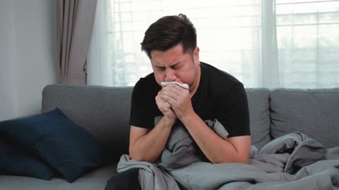Tự nhiên đau họng mất tiếng, ho không dứt có sao không? Dược Bình Đông