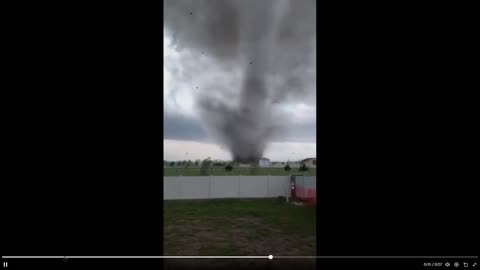 Imagine waking up to this...Man waits and captures a tornado too close huh