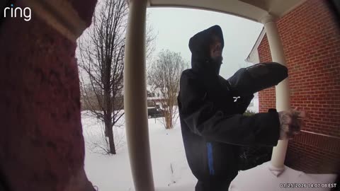 Pizza Delivery Guy Refuses to Deliver Pizza Over a Tip