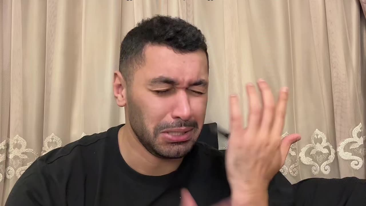 مكالمة غريبة