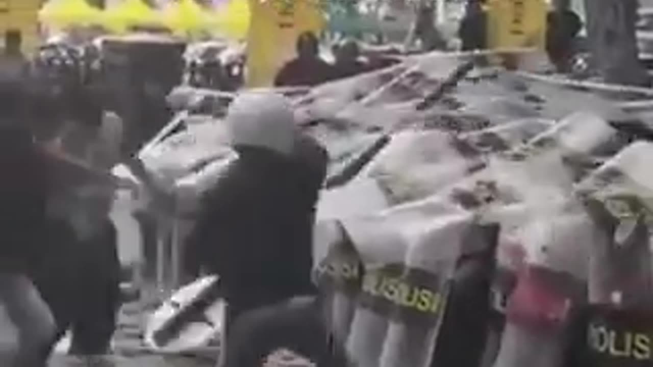 breaking news Indonesian protest