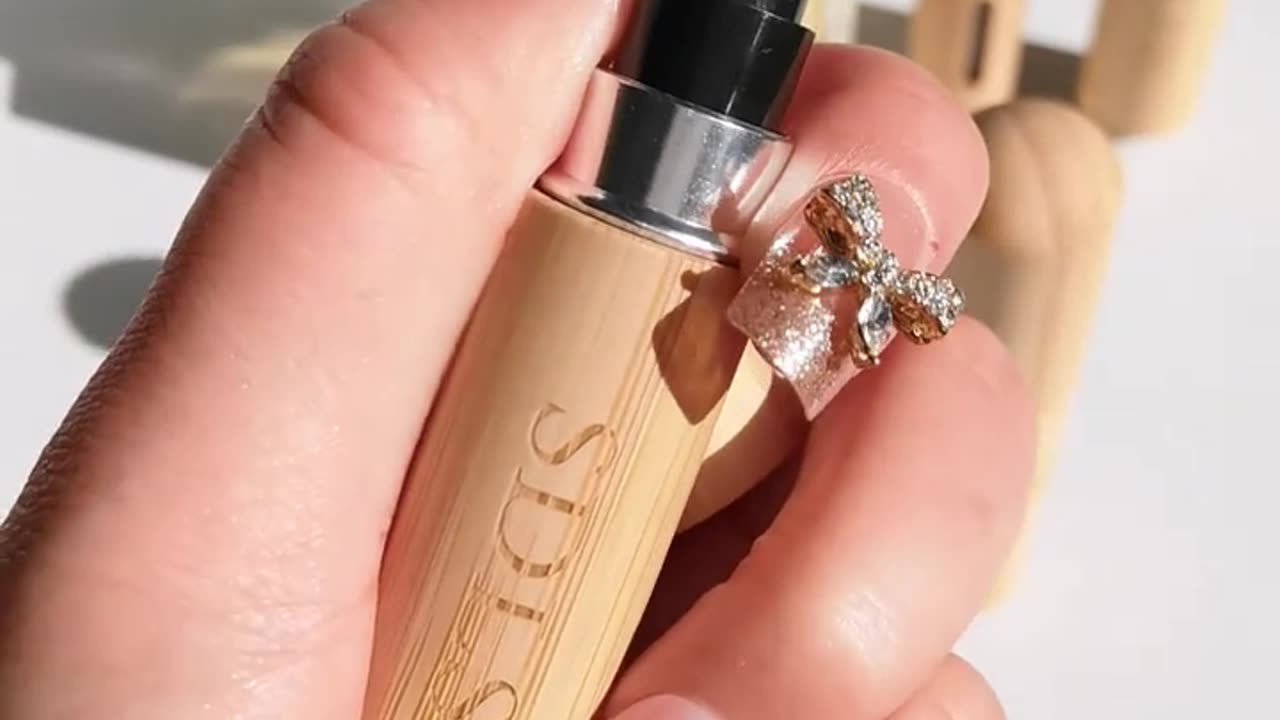 Bamboo Shell Refillable Perfume Atomizer