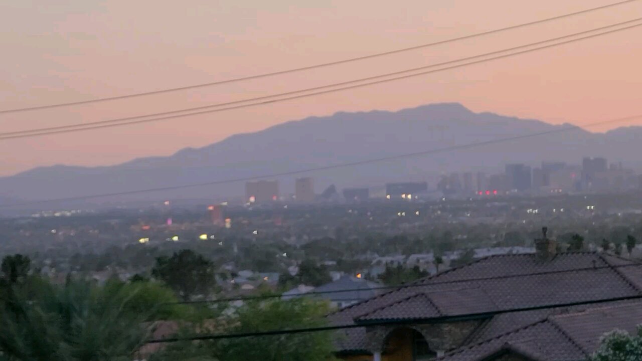 Did you see tonight's Las Vegas sunset? Check this out! 04.25.2025