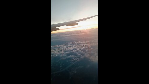 Sunrise @ 34000 Ft🛫☁️🌄