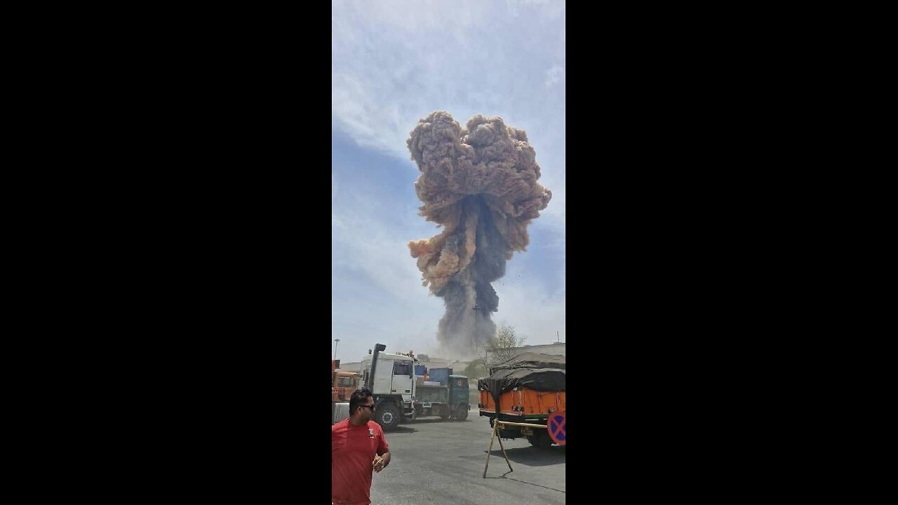 Massive Explosion at Shahid Rajaee Port, Bandar Abbas, Iran 🚨
