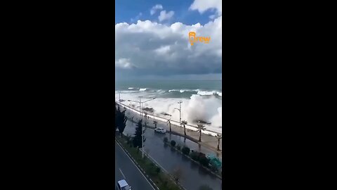 Tsunami wave hits russia's coastline...🌊