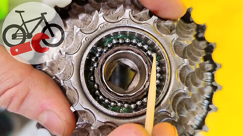 How to service bike freewheel? Lubrication bicycle freewheel bearings.