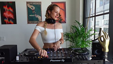 Welcome the day with Chill House music🫶🏻