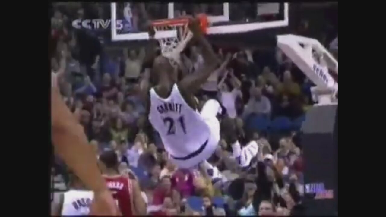 Kevin Garnett 22 Points 5 Ast Vs. Rockets, 2004-05.