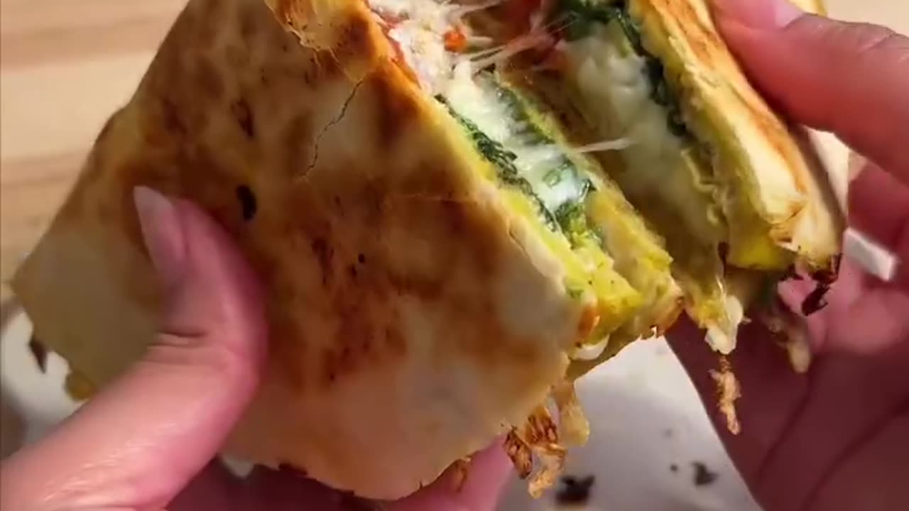 One Pan Breakfast Wrap 🌯