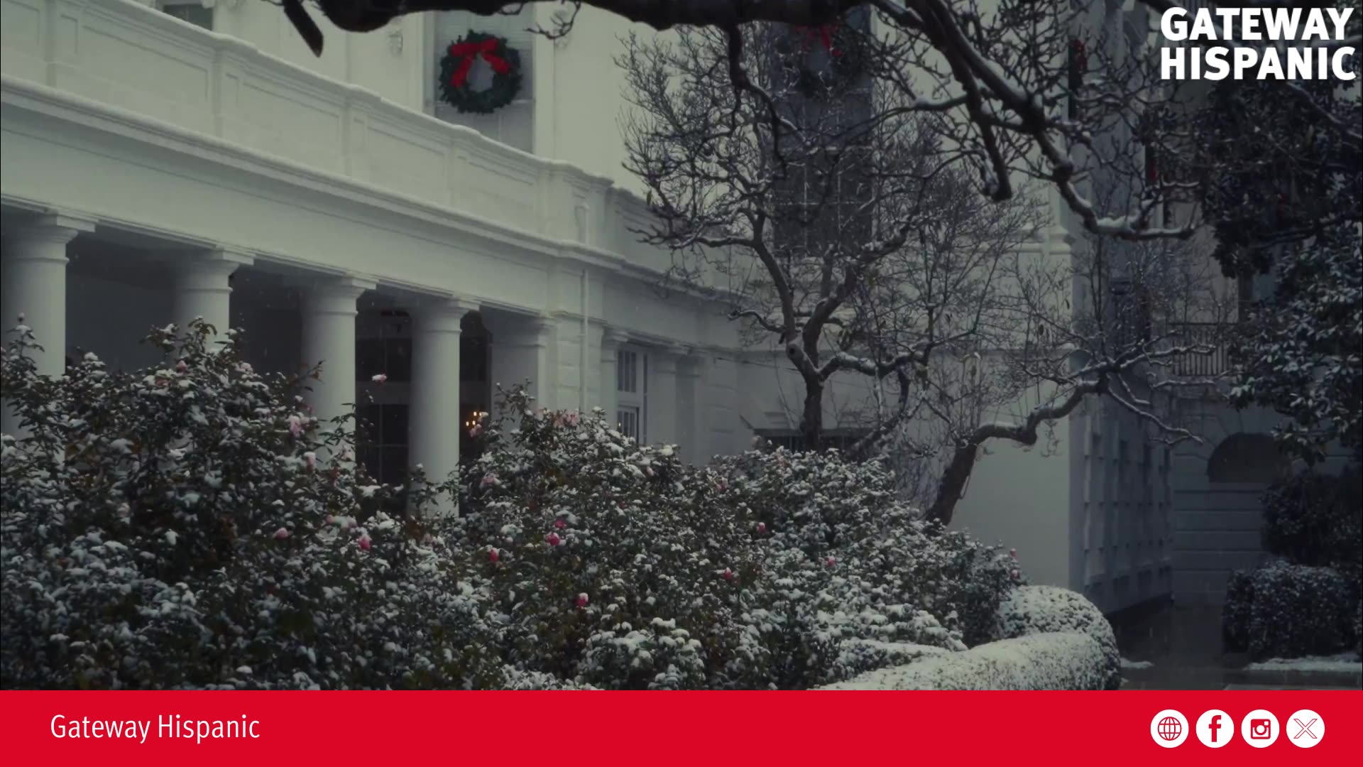 Seasons first snowfall at the White House