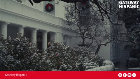Season's first snowfall at the White House