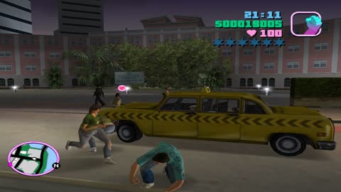 GTA Vice City Tommy Vercetti Fights with the TAXI DRIVER for the customers