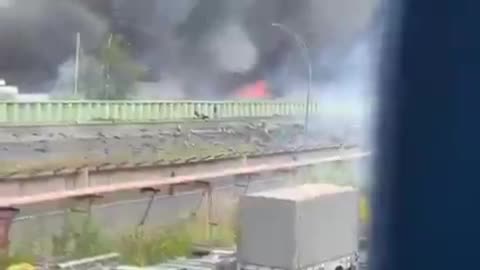 Video: Loud explosions heard as fire breaks out at large warehouse in Port of Hamburg, Germany