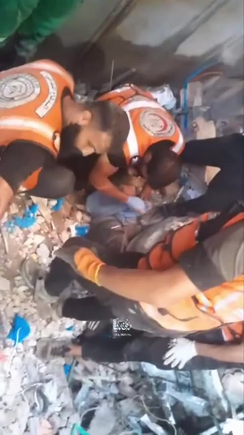 Civil Defense teams in Gaza Governorate recovered five martyrs and several wounded