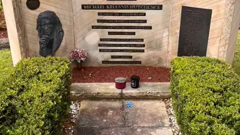 FAMOUS GRAVES - VOL. 439: MICHAEL HUTCHENCE