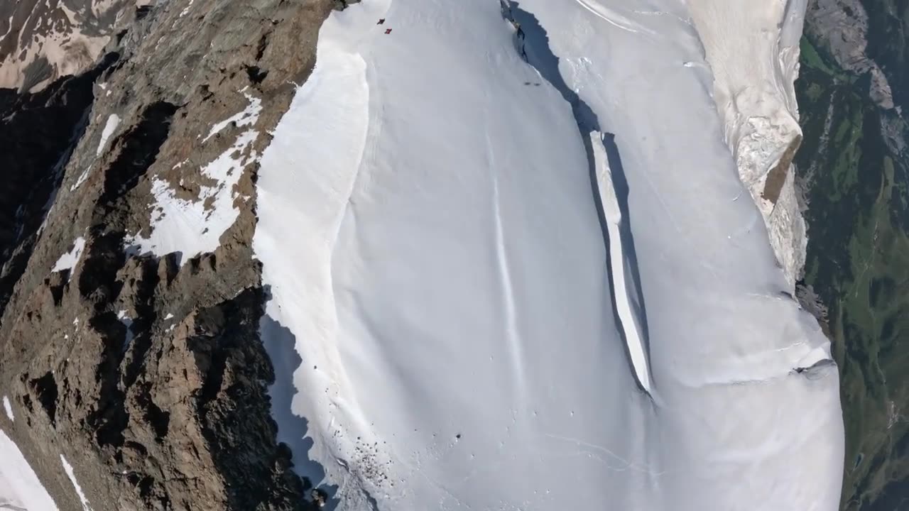 Longest wingsuit flight ever