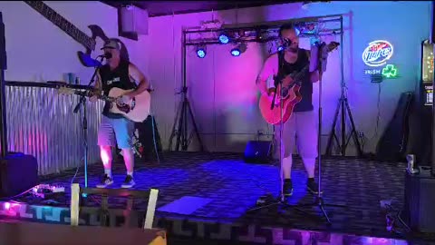 The Degens - Don't Look Back In Anger (Acoustic Oasis Cover)