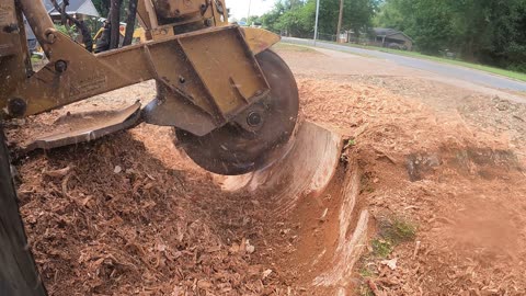 Grinding a Monster Stump in Decatur, AL – This One Took Time!