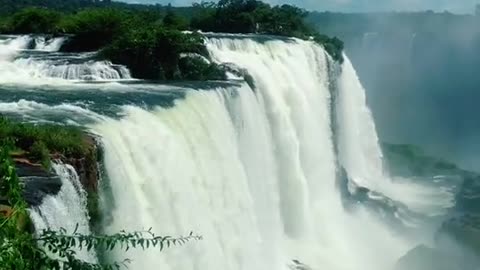 🇧🇷 Iguazu Falls, #Brazil Consisting of a system of 265 waterfalls,