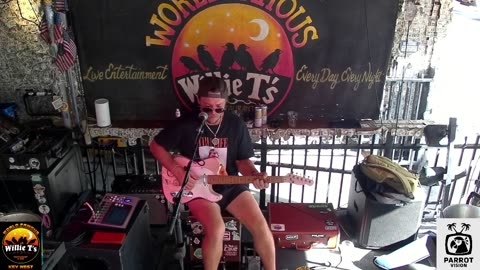 LIVE Music Everyday!