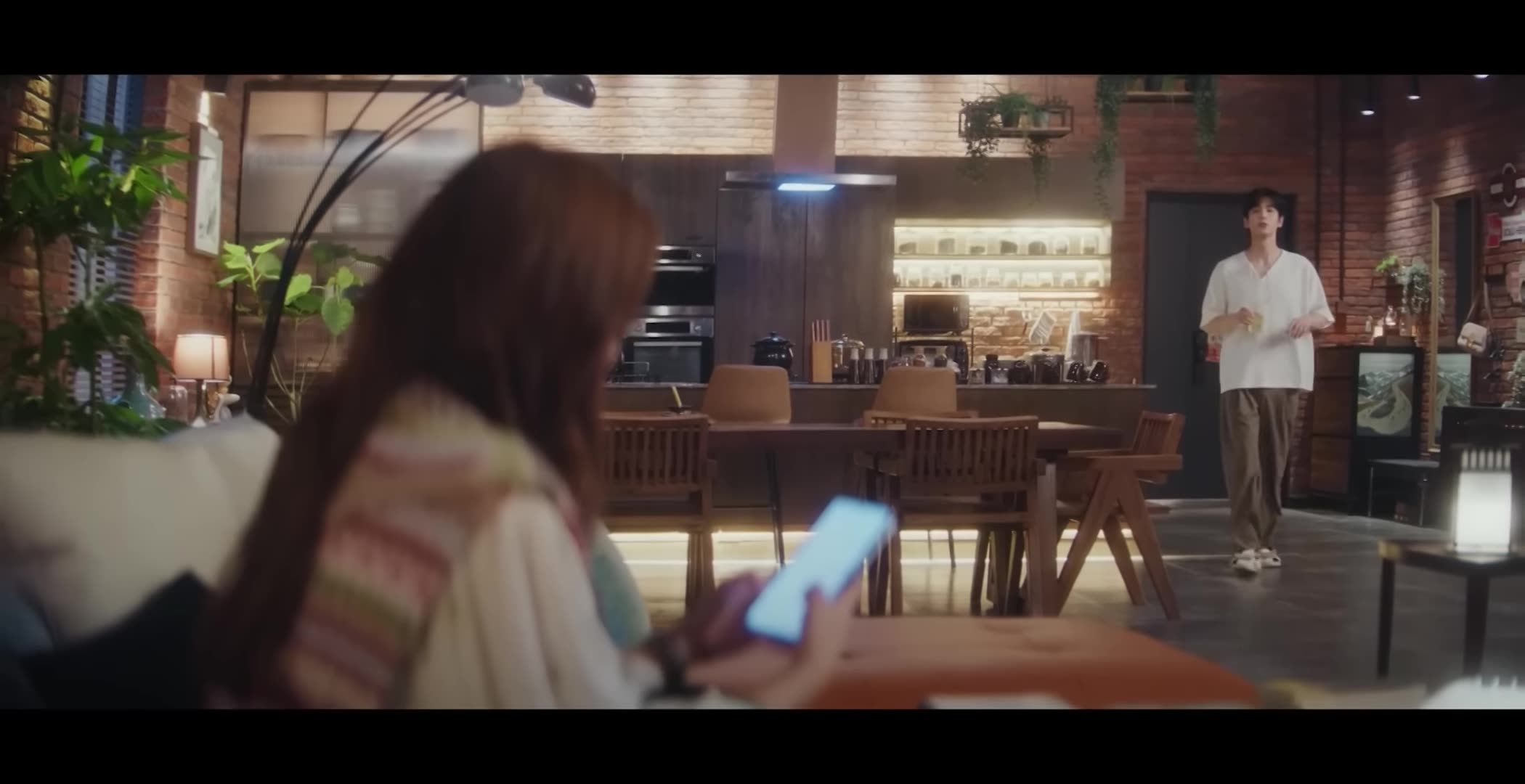 First night! Cinderella stayed at the handsome doctors house and spent a sweet night with him