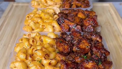 Honey garlic butter chicken mac n cheese 🥰