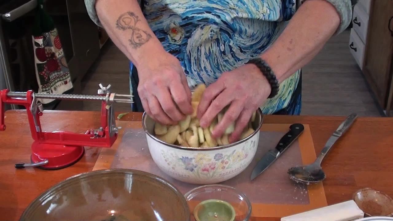 Sonia makes Apple Crisp