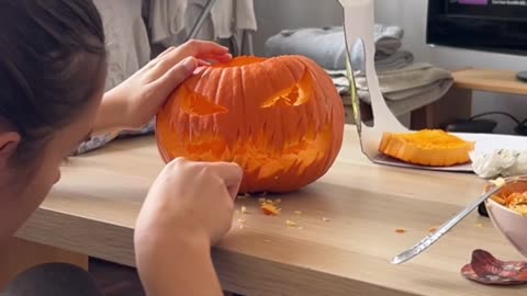 Scary Pumpkin, Silly Pumpkin