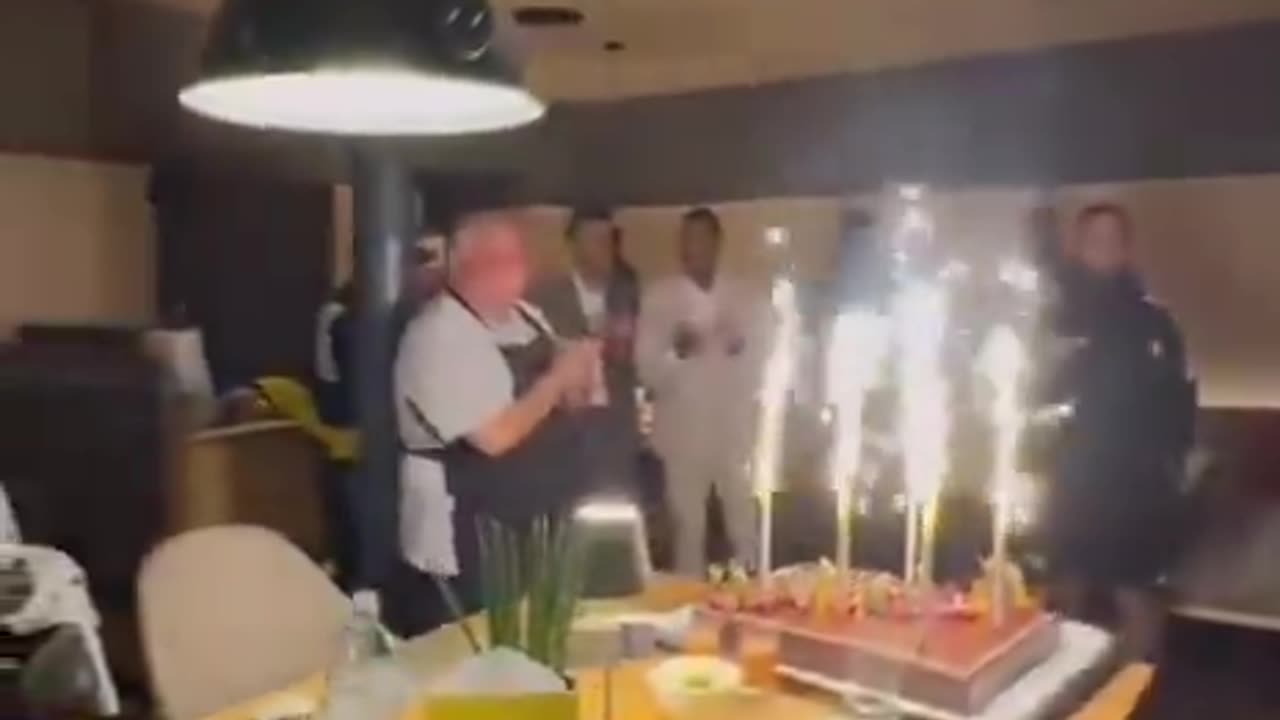 Cristiano Ronaldo brings the cake to the Al-Nassr chef for his birthday