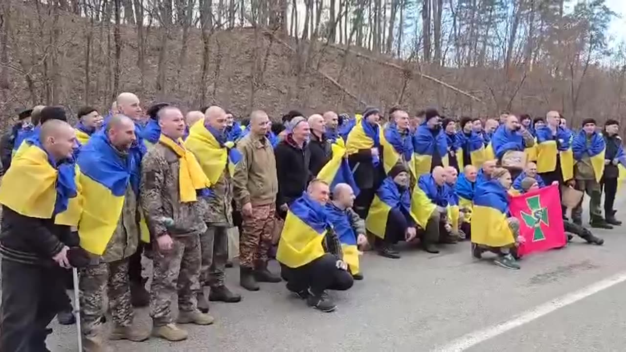 WELCOME HOME, HEROES 🇺🇦❤️ Zelensky: 175 of our defenders have been released
