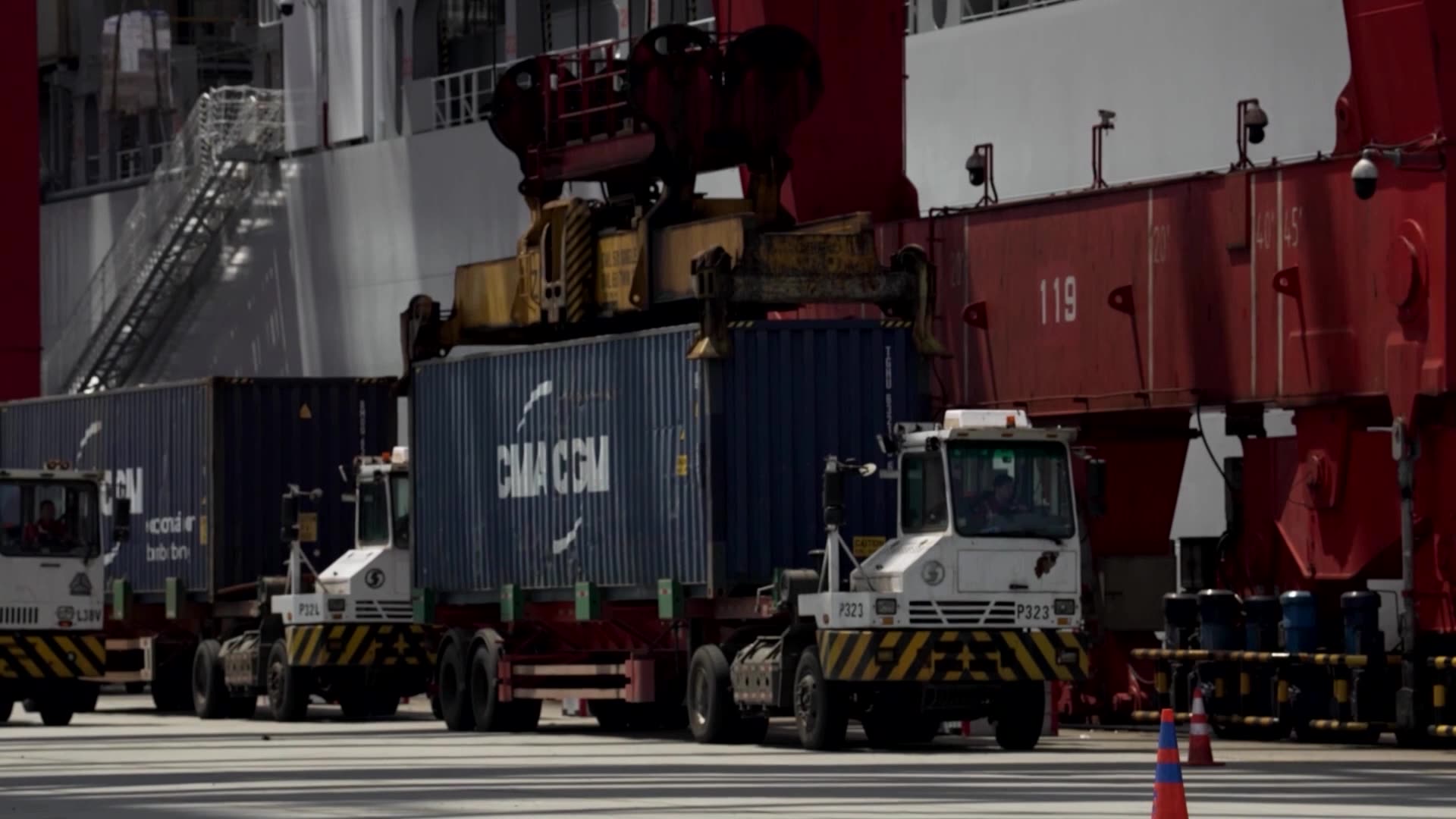 China and ASEAN, hit by US tariffs, sign upgraded free trade pact