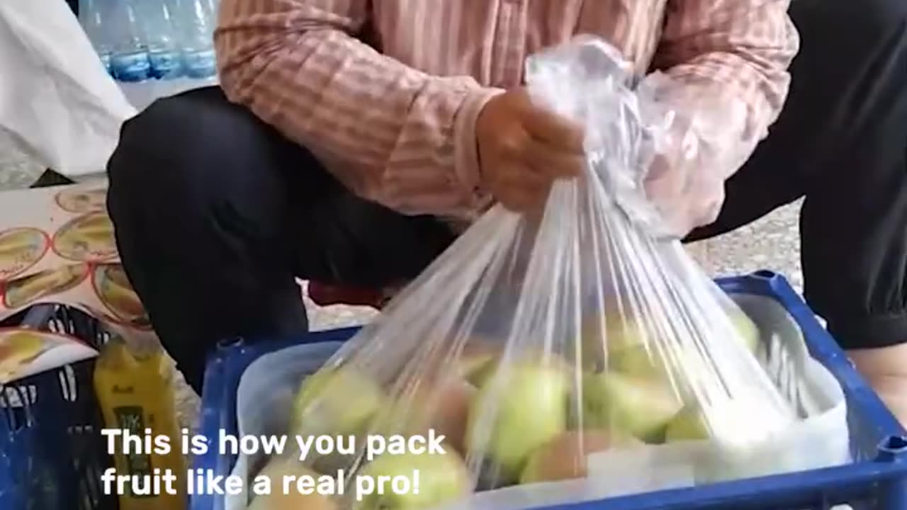 This is how you pack fruit like a real pro!