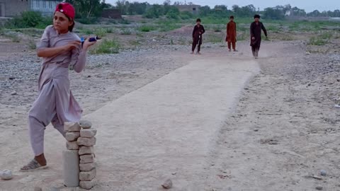 6 Balls, Wo Bhi Teez Tareen